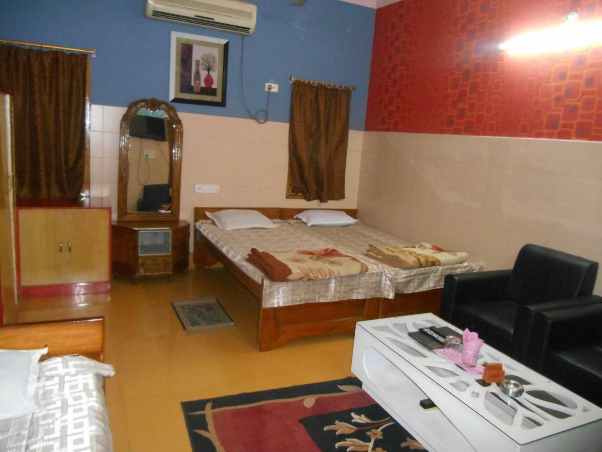 Hotel Surja Laxmi Raiganj Exterior photo